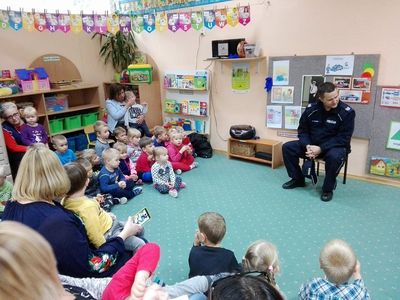 Zdjęcie 3 - SPOTKANIE Z POLICJANTAMI