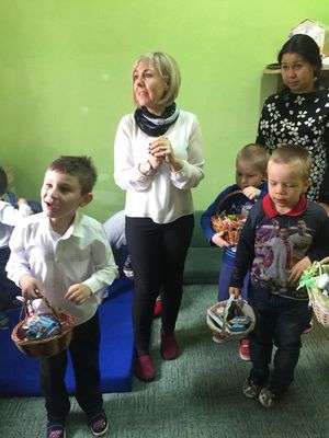 Zdjęcie 4 - FINAŁ PRZEDŚWIĄTECZNYCH PRZYGOTOWAŃ, czyli zajączek i wielkanocne śniadanko w przedszkolu