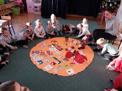 Zdjęcie 3 - Świąteczne zajęcia z języka angielskiego