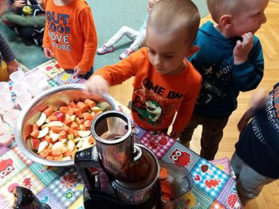 Zdjęcie 29 - Soki owocowo-warzywne pijemy, bo zdrowi być chcemy