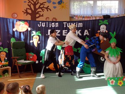Zdjęcie 42 - Pierwszy Dzień Wiosny - Przedstawienie "Rzepka"