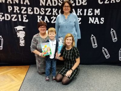 Zdjęcie 11 - Pasowanie na przedszkolaka