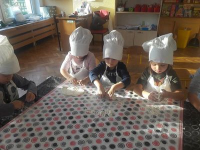 Zdjęcie 5 - MASTERCHEF JUNIOR - PIECZEMY ROGALIKI