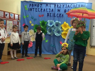 Zdjęcie 7 - POMÓŻ MI PRZYJACIELU - INTEGRACJA W OCZACH DZIECKA