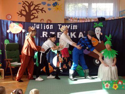 Zdjęcie 40 - Pierwszy Dzień Wiosny - Przedstawienie "Rzepka"