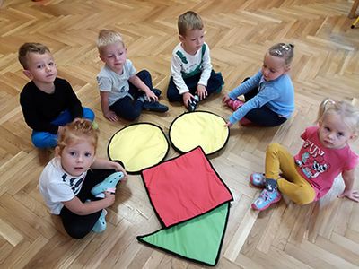 Zdjęcie 2 - Poznajemy figury geometryczne