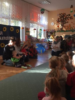 Zdjęcie 12 - DZIEŃ WYJĄTKOWY... CZYLI ŚWIĘTUJEMY "DZIEŃ EDUKACJI NARODOWEJ"