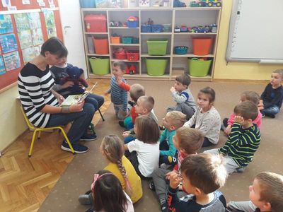 Zdjęcie 9 - CZYTANIE - REALIZACJA PROJEKTÓW MAŁY MIŚ W ŚWIECIE WIELKIEJ LITERATURY ORAZ BOHATER TYGODNIA