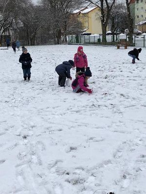 Zdjęcie 3 - Śniegowe zabawy