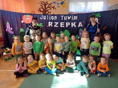 Zdjęcie 2 - Pierwszy Dzień Wiosny - Przedstawienie "Rzepka"