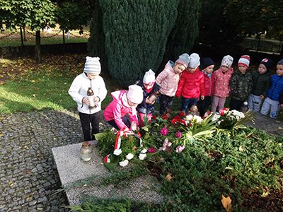 Zdjęcie 3 - Pamięci żołnierzy poległych w czasie II Wojny Światowej