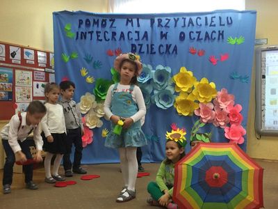 Zdjęcie 5 - POMÓŻ MI PRZYJACIELU - INTEGRACJA W OCZACH DZIECKA