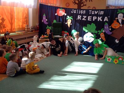 Zdjęcie 15 - Pierwszy Dzień Wiosny - Przedstawienie "Rzepka"
