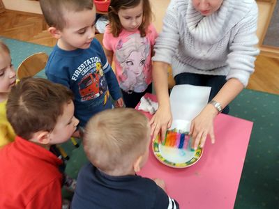 Zdjęcie 35 - Maleństwa eksperymentują w Laboratorium 4 żywiołów