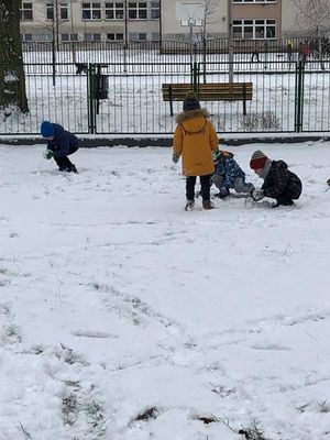 Zdjęcie 11 - Śniegowe zabawy
