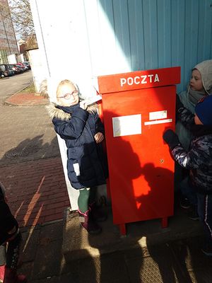 Zdjęcie 2 - Wysyłamy laurki dla dziadków - Dzień Babci i Dziadka