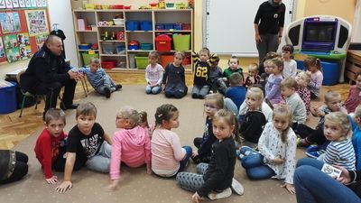 Zdjęcie 16 - SPOTKANIE Z POLICJANTAMI
