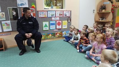 Zdjęcie 21 - SPOTKANIE Z POLICJANTAMI