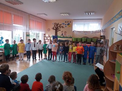 Zdjęcie 11 - Światowy Dzień Osób z Zespołem Downa - Dzień Kolorowej Skarpetki