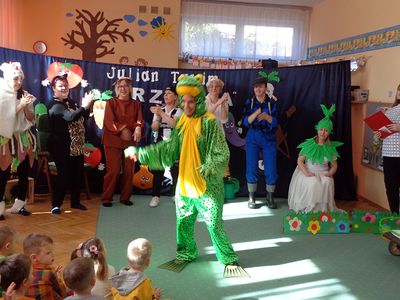 Zdjęcie 21 - Pierwszy Dzień Wiosny - Przedstawienie "Rzepka"